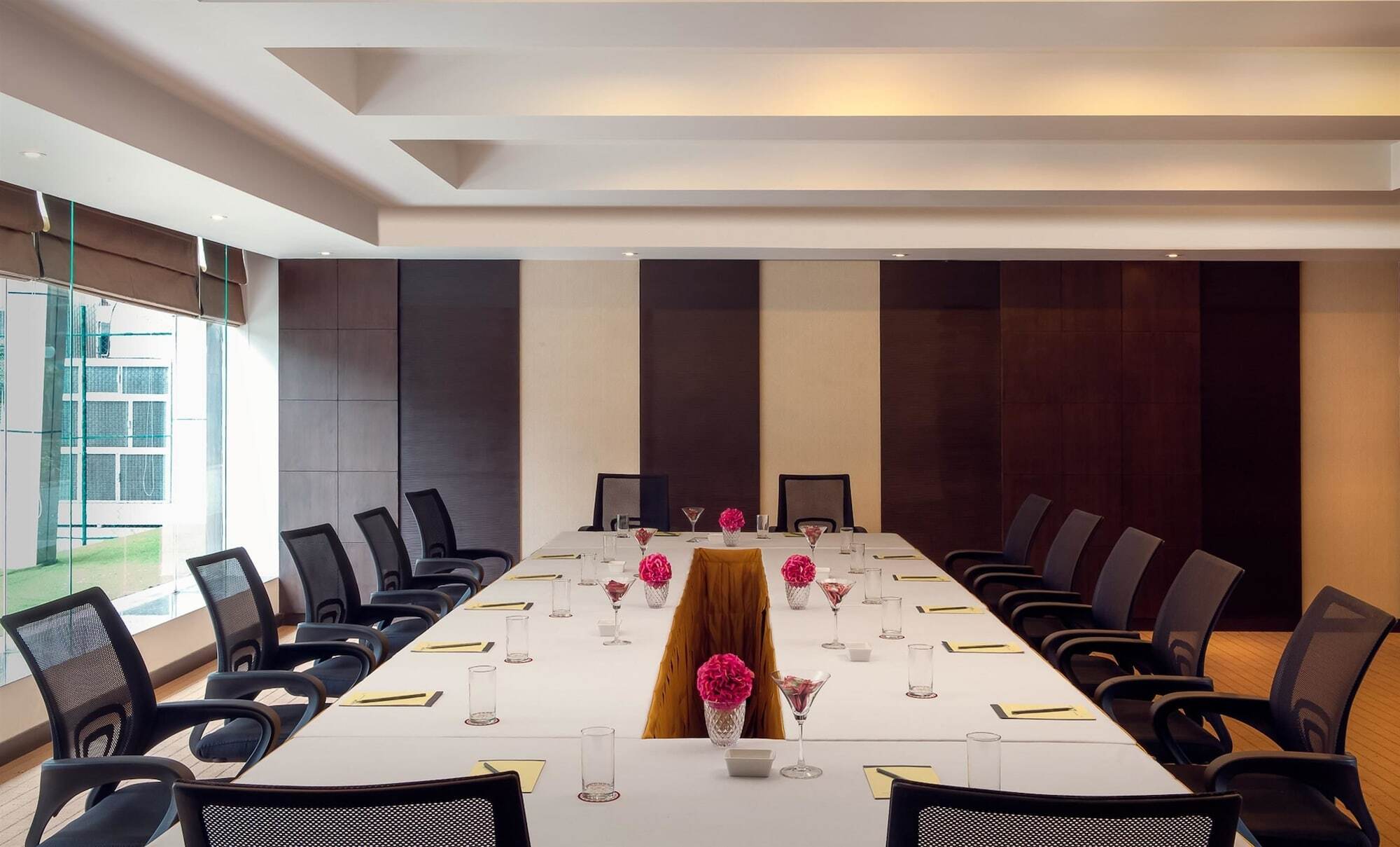 Golden Tulip Bhiwadi Hotel Exterior photo